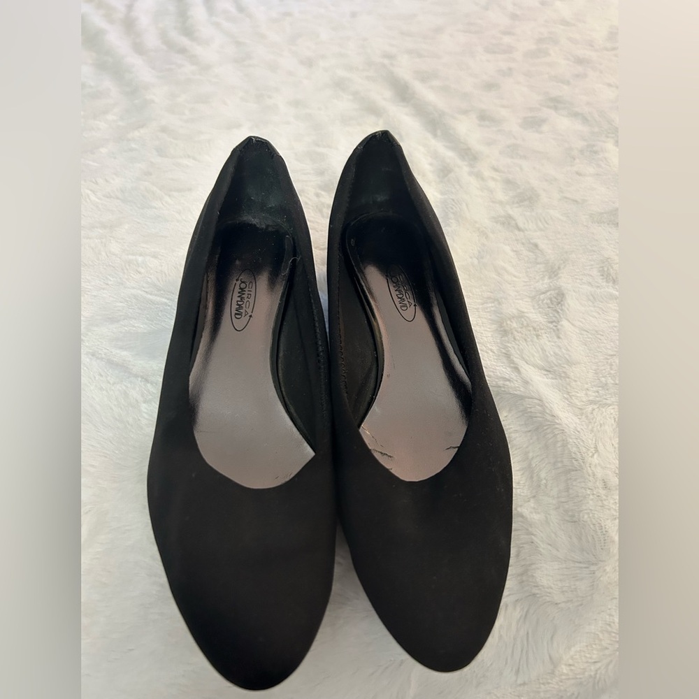 Joan & David Wedge Pumps Black low heel 8.5